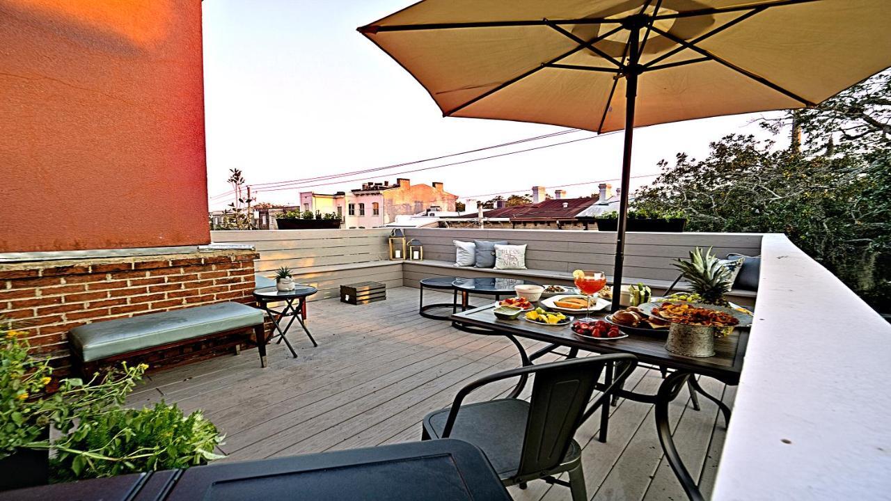 Sprawling Penthouse With Rooftop Deck Blocks From The River Savannah Buitenkant foto